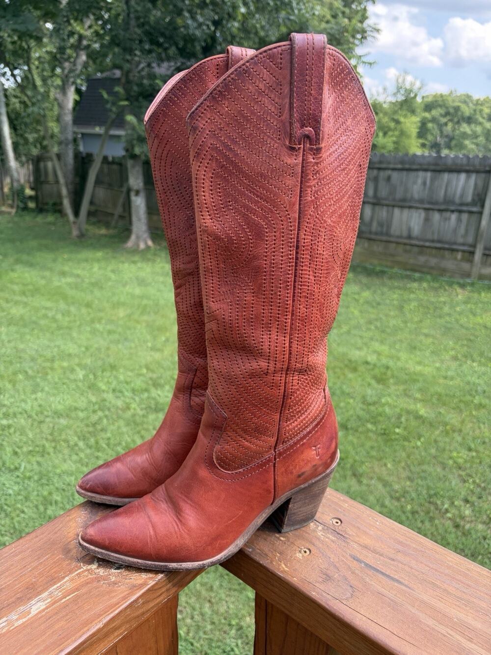 Frye Cognac Brown Leather Western Boots Distressed Almond Toe Embroidered Size 7